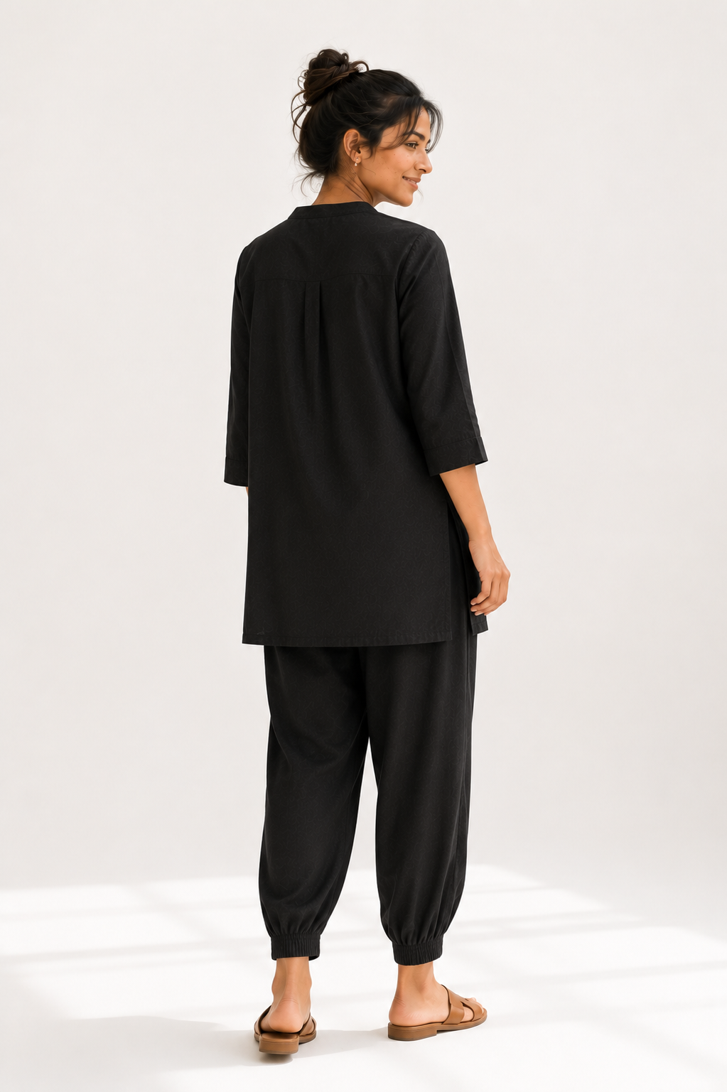 THE KAJAL LINEN SET