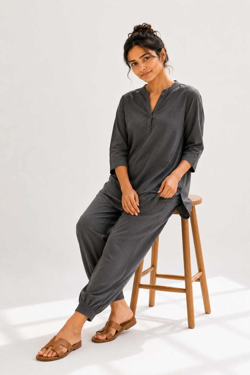 THE RAAKH LINEN SET